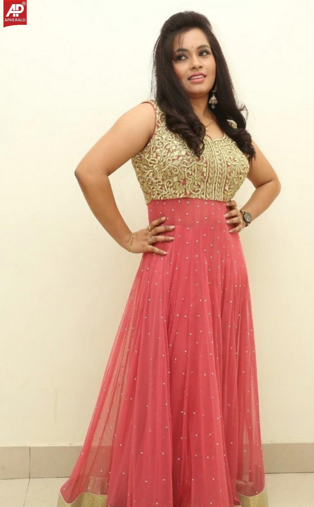 Revathi Chowdary Latest Spicy Photos