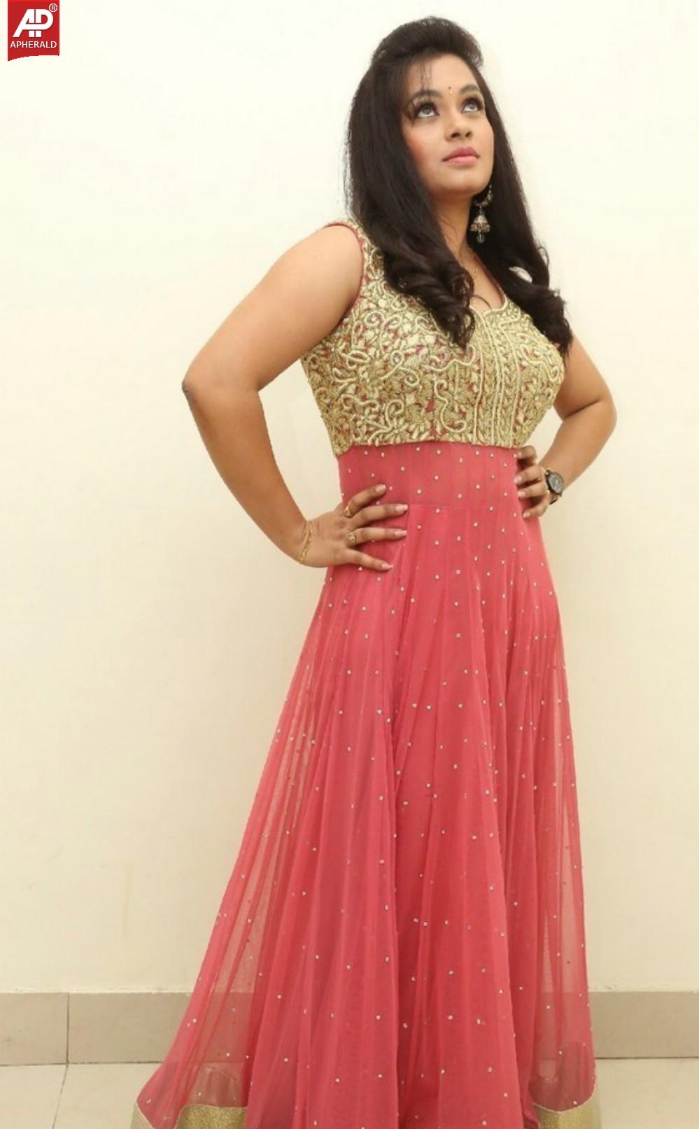 Revathi Chowdary Latest Spicy Photos