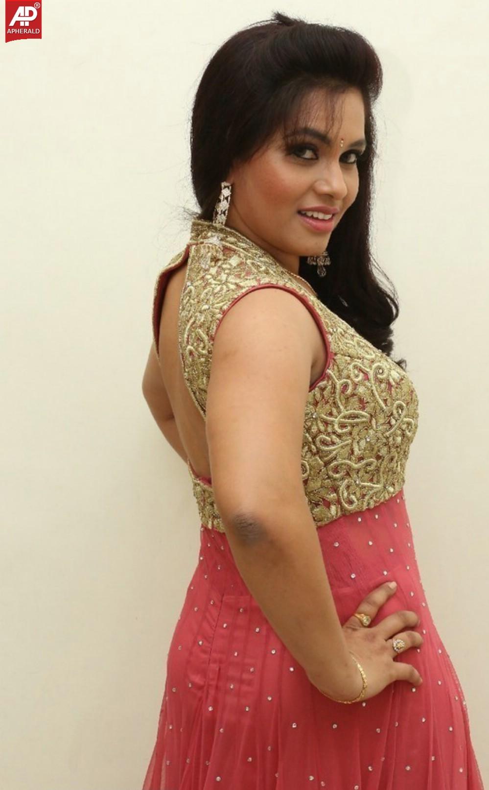 Revathi Chowdary Latest Spicy Photos