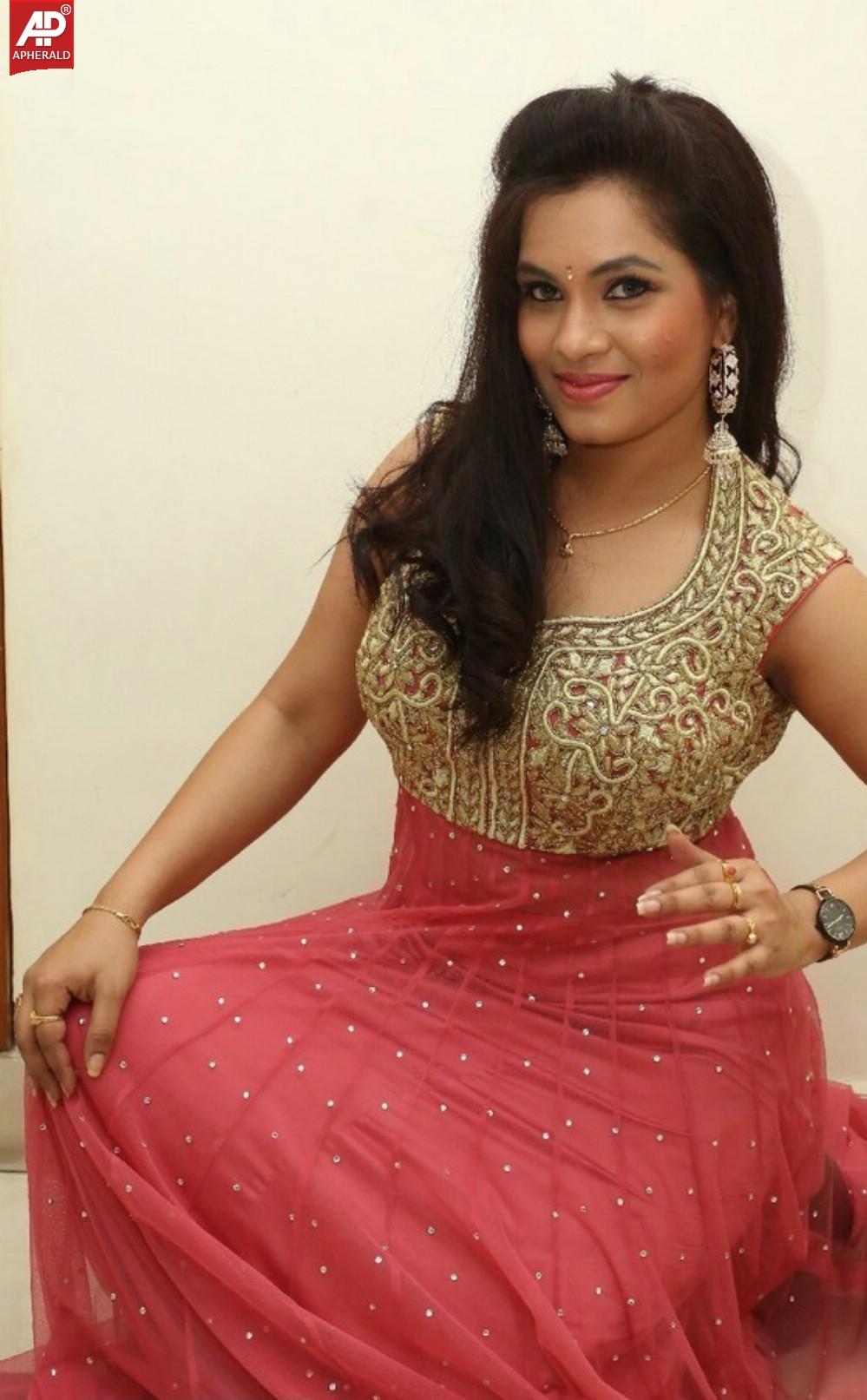 Revathi Chowdary Latest Spicy Photos