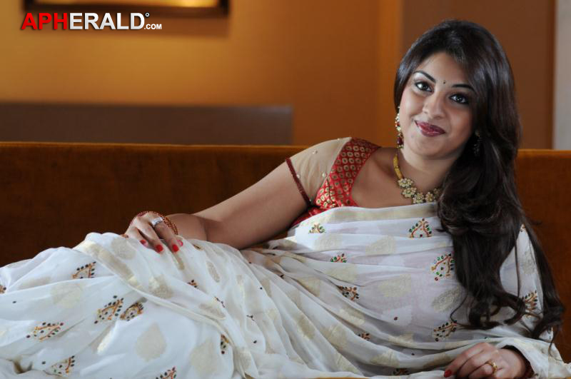 Richa Gangopadhyay Saree Stills