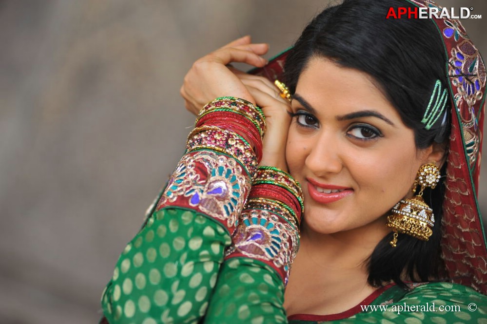 Sakshi Choudhary Gallery