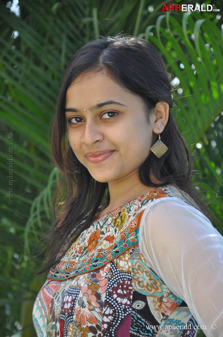 Sri Divya Latest Pics