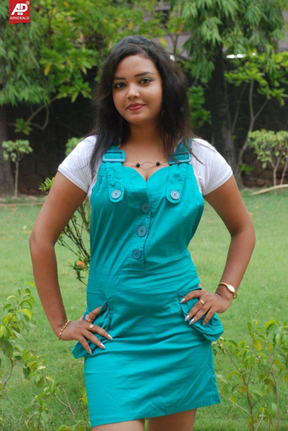 Tamil Actress Bavina Photos