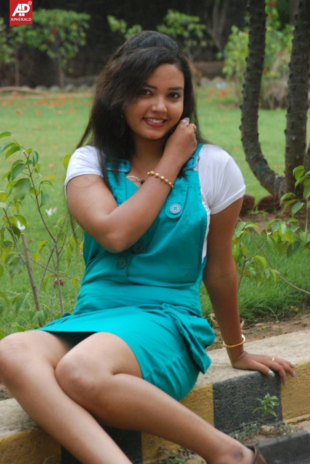 Tamil Actress Bavina Photos