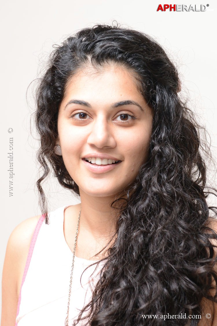 Tapsee Latest Photos