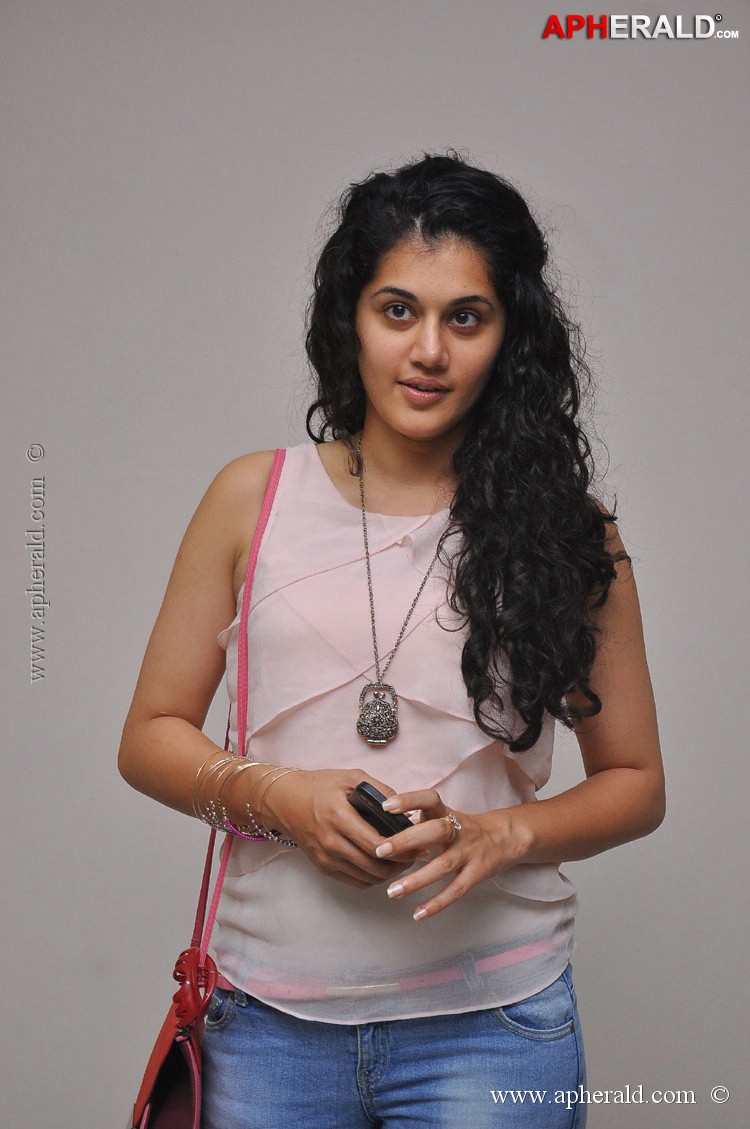 Tapsee Latest Photos