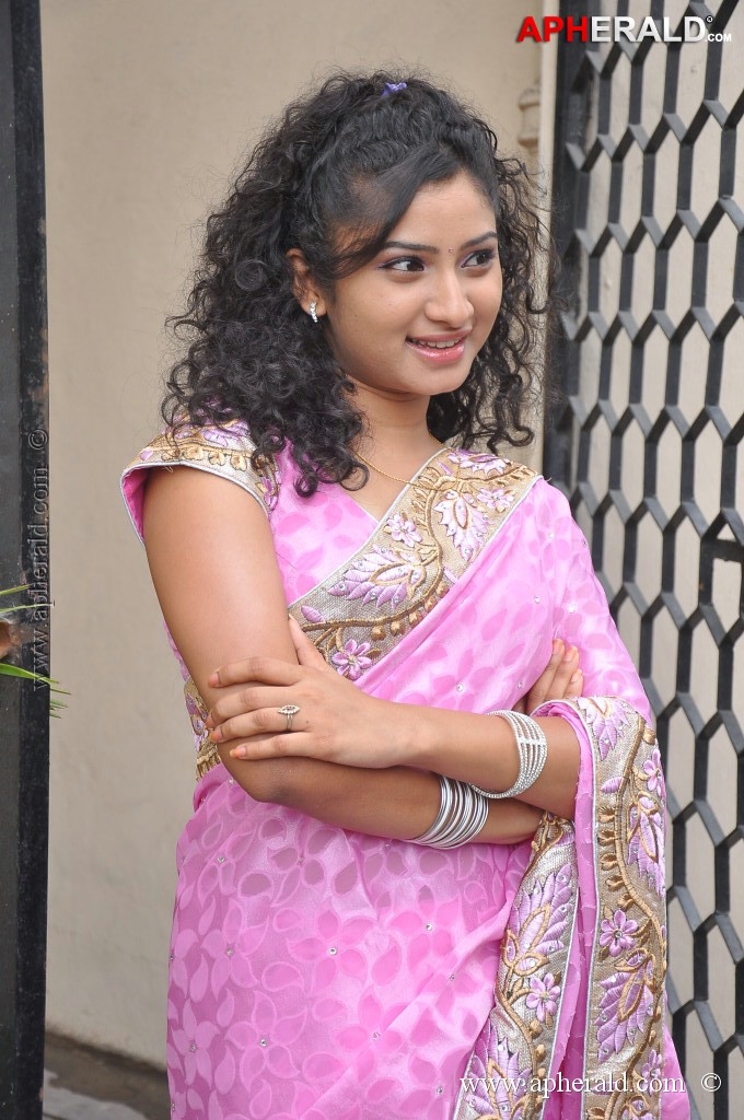 Vishnu Priya Saree Stills