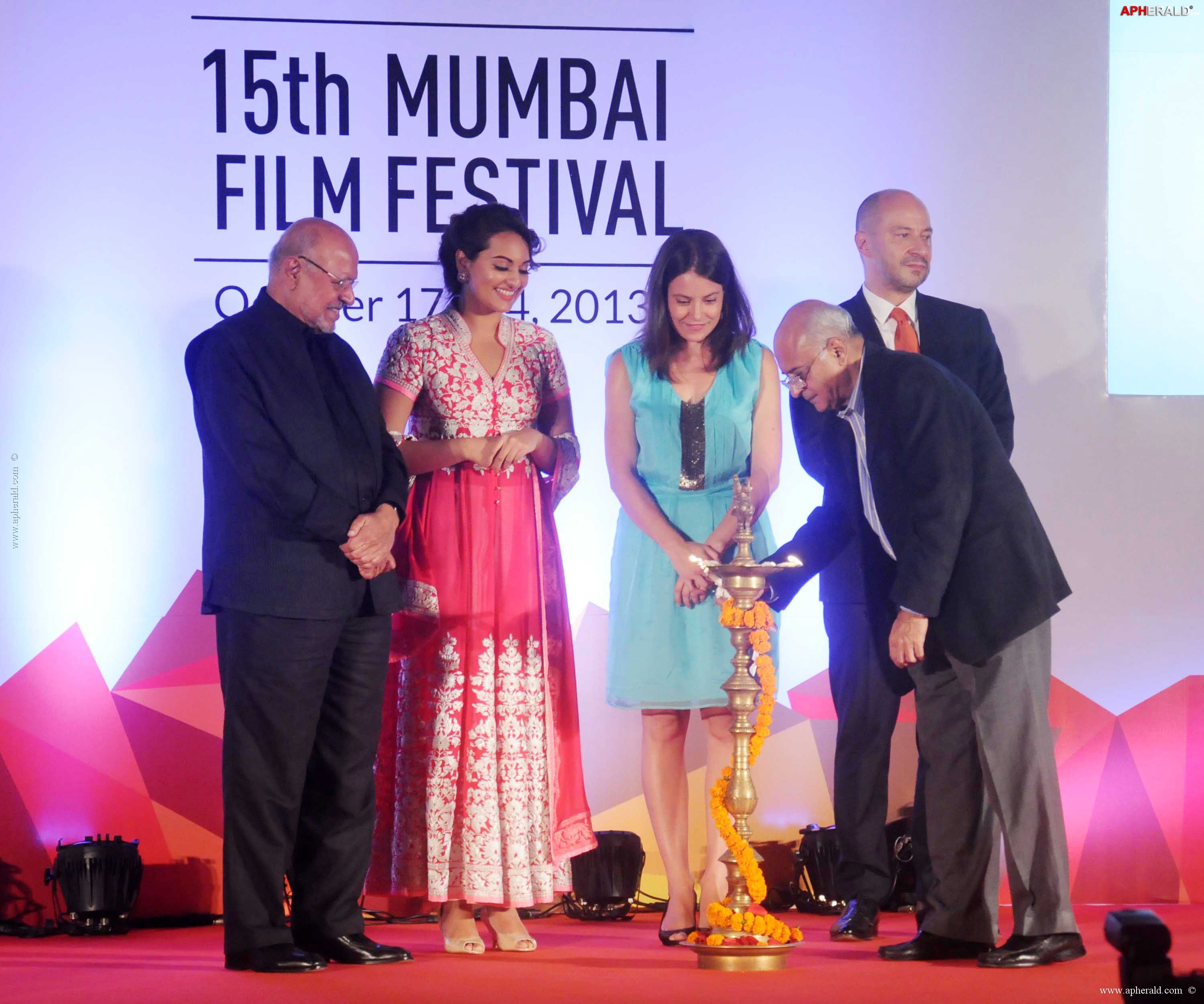 15th Mumbai Film Festival Opening 