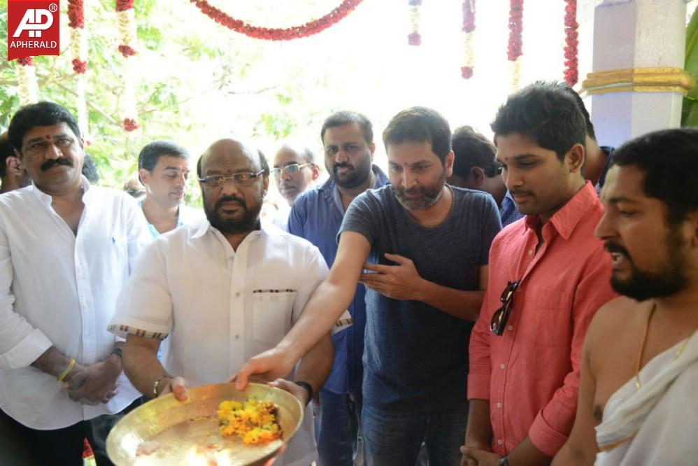 Allu Arjun n Trivikram New Movie Opening