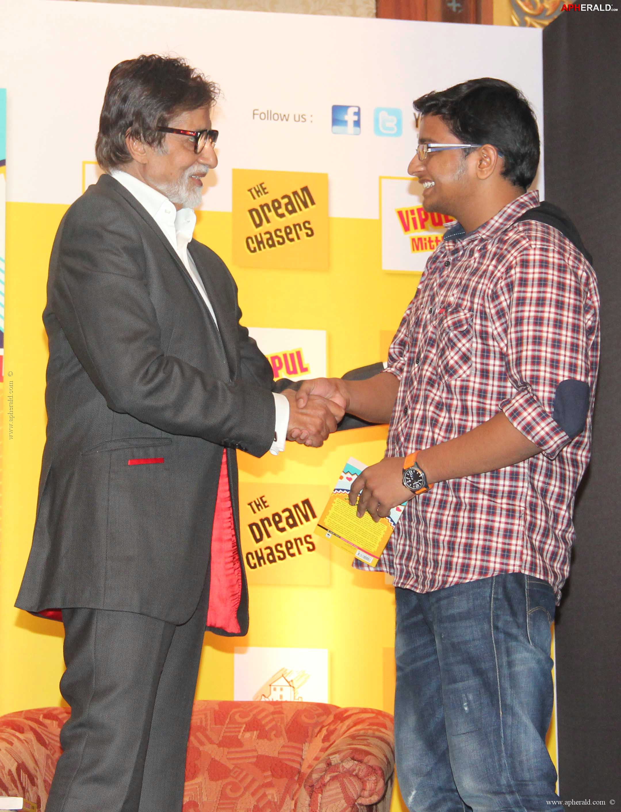 Amitabh Bachchan Launch Dream Chaser Book