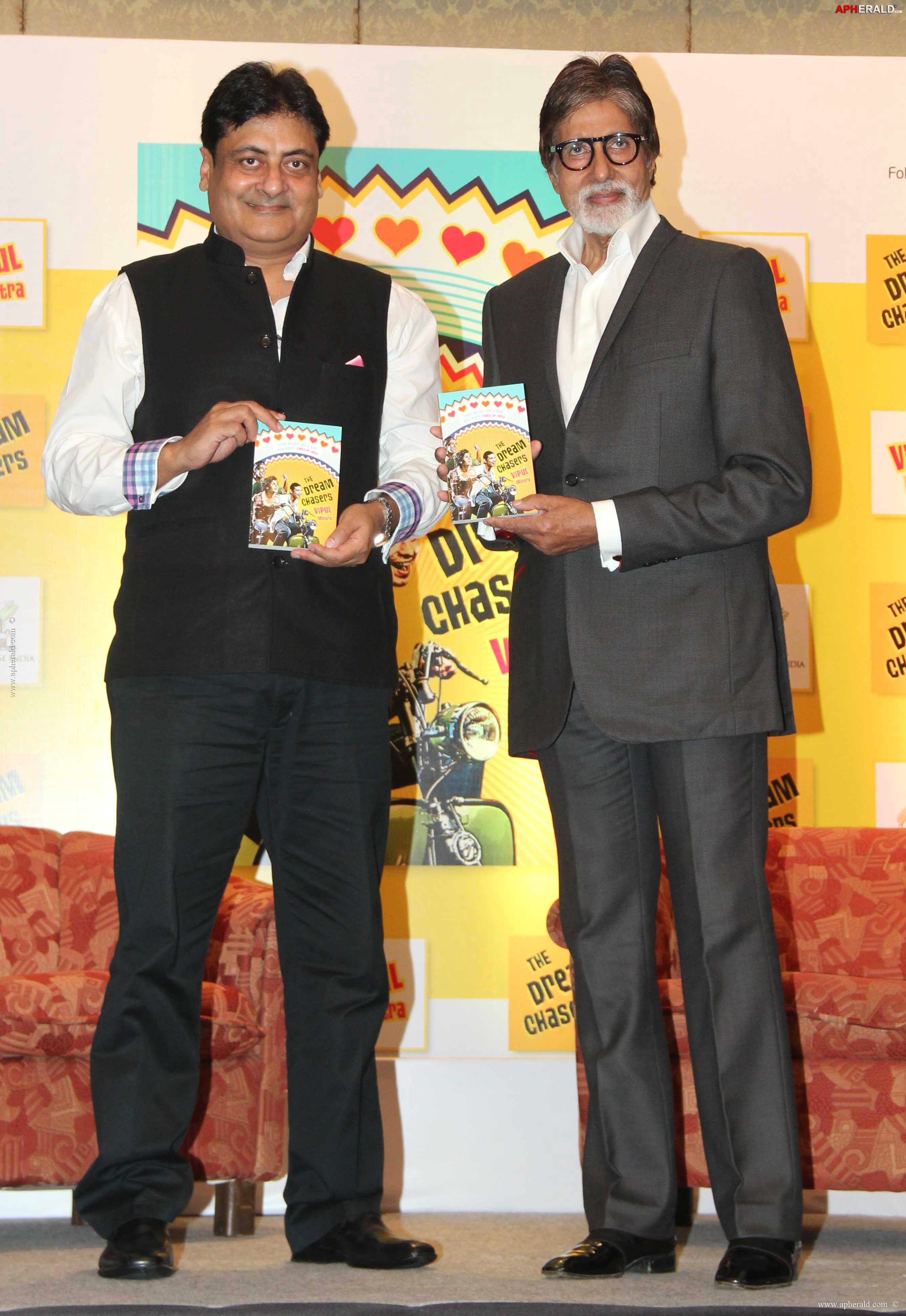 Amitabh Bachchan Launch Dream Chaser Book