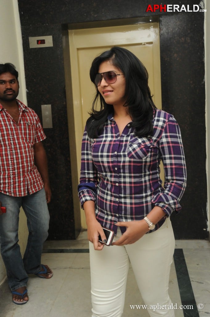 Anjali at Red FM 7th Anniversary Lucky Draw