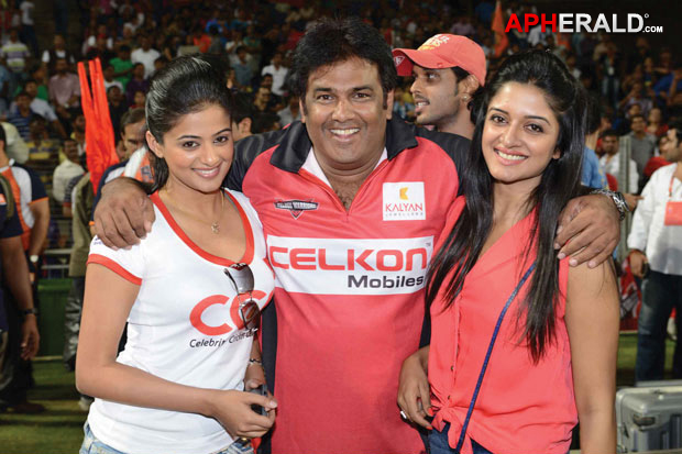 CCL 3 Telugu Warriors Vs Bhojpuri Dabanggs Photos