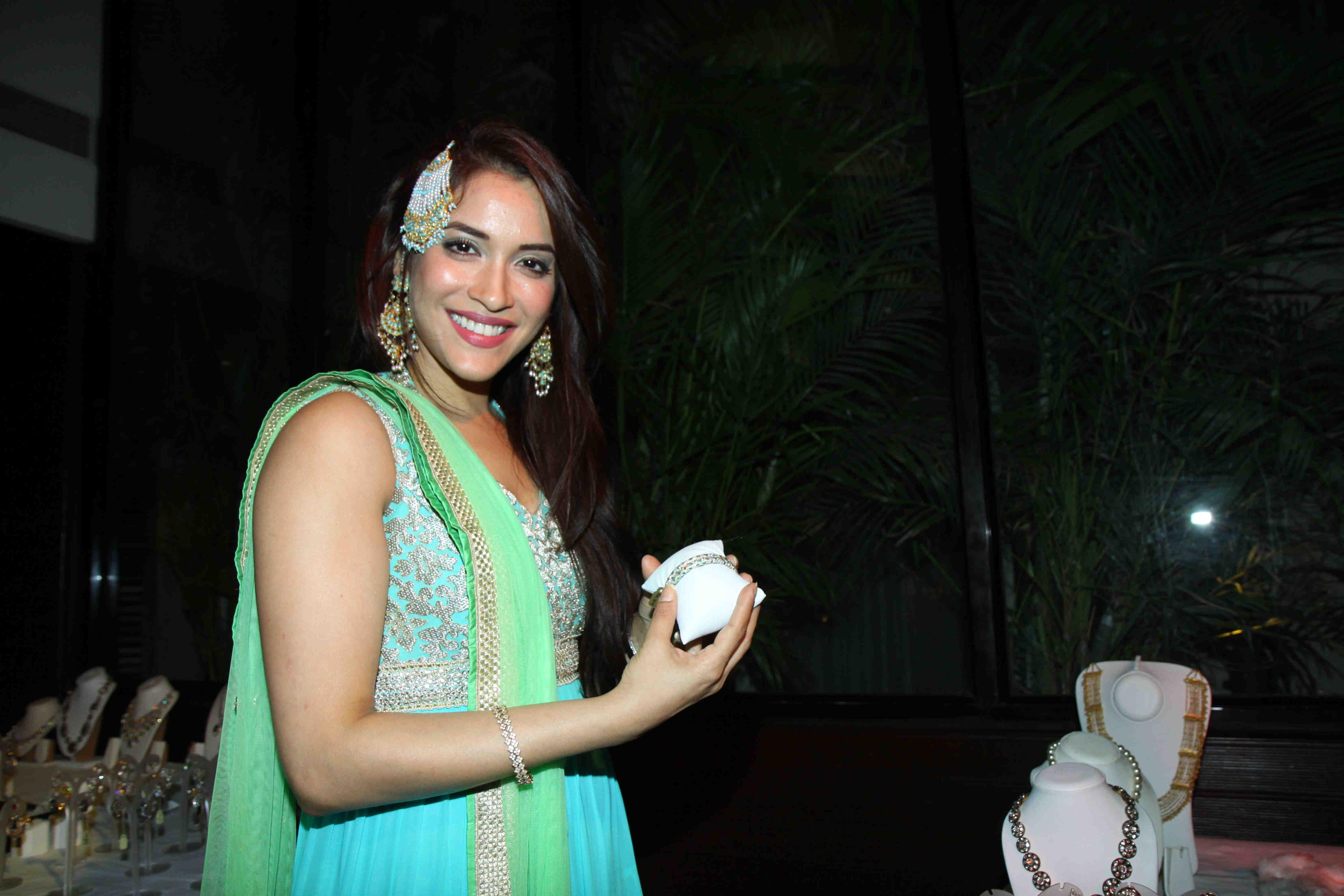 Celebs at Jyoti Kapoor Deisgner Jewellery