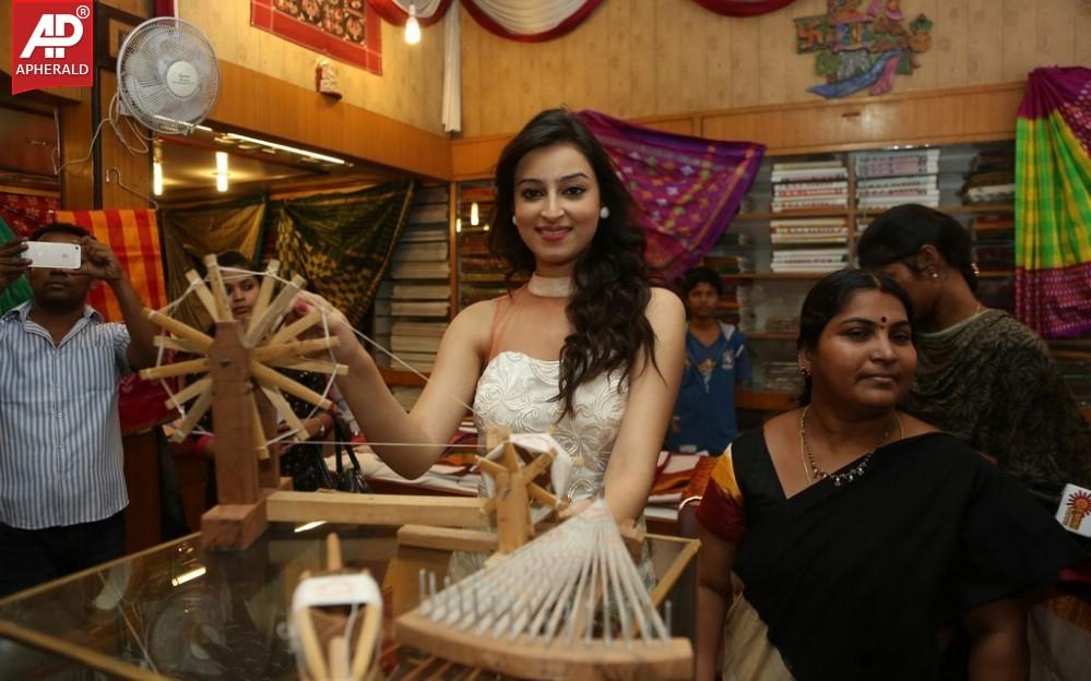 Chandini Sharma Launch IKAT Handloom Mela