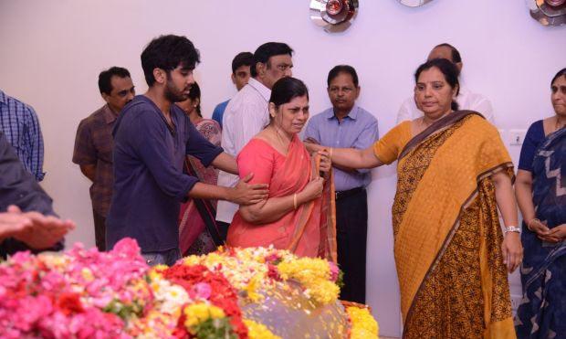 Family Members Paying Homage To Ramanaidu