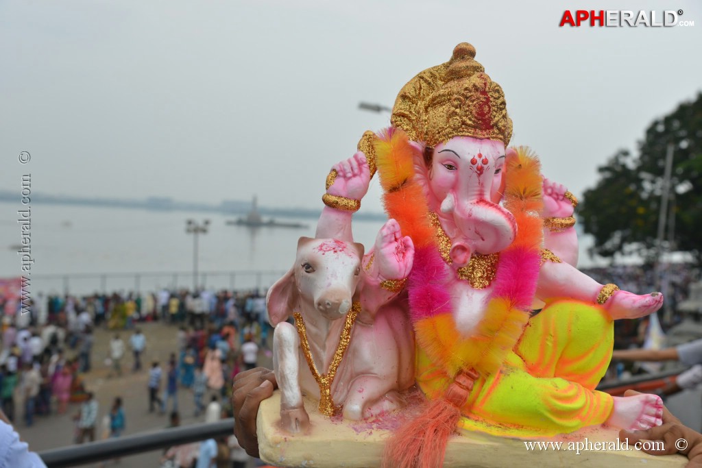 Ganesh Visarjan Photos at Hyd 1