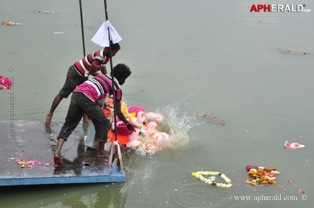 Ganesh Visarjan Photos at Hyd 1