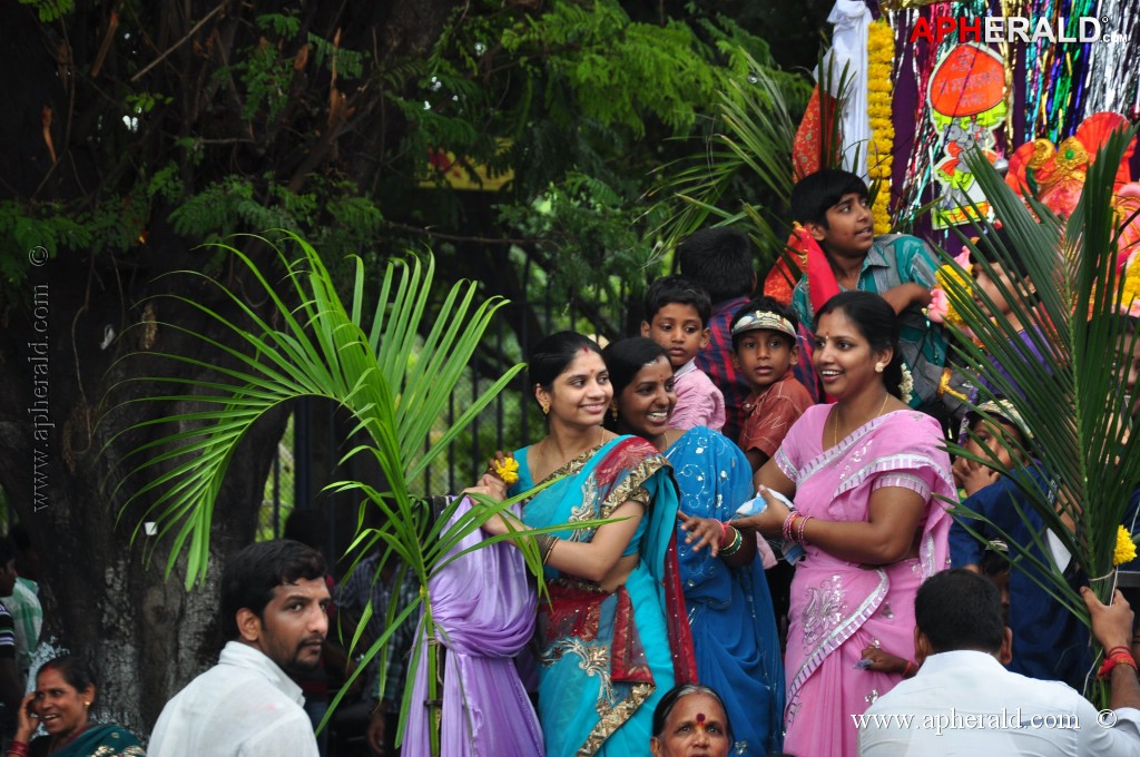 Ganesh Visarjan Photos at Hyd 1