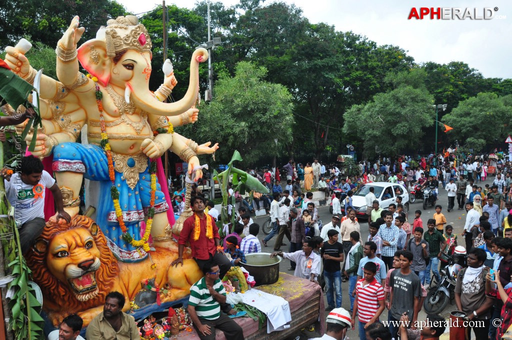 Ganesh Visarjan Photos at Hyd 1