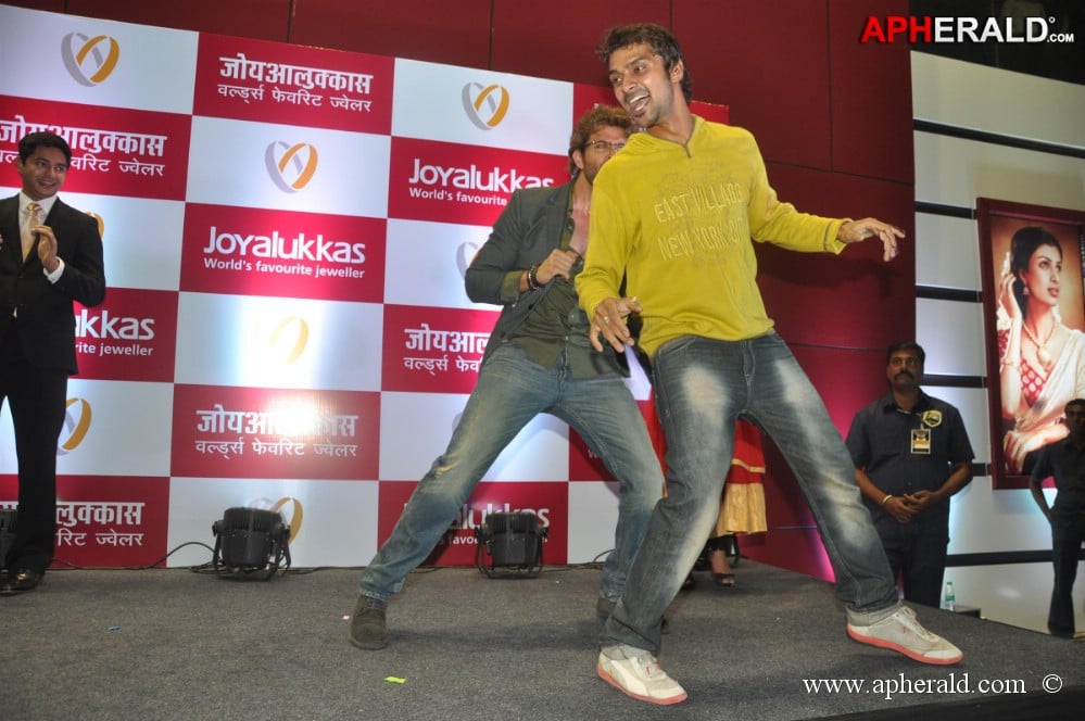 Hrithik Roshan Inaugurates Joyalukkas Showroom