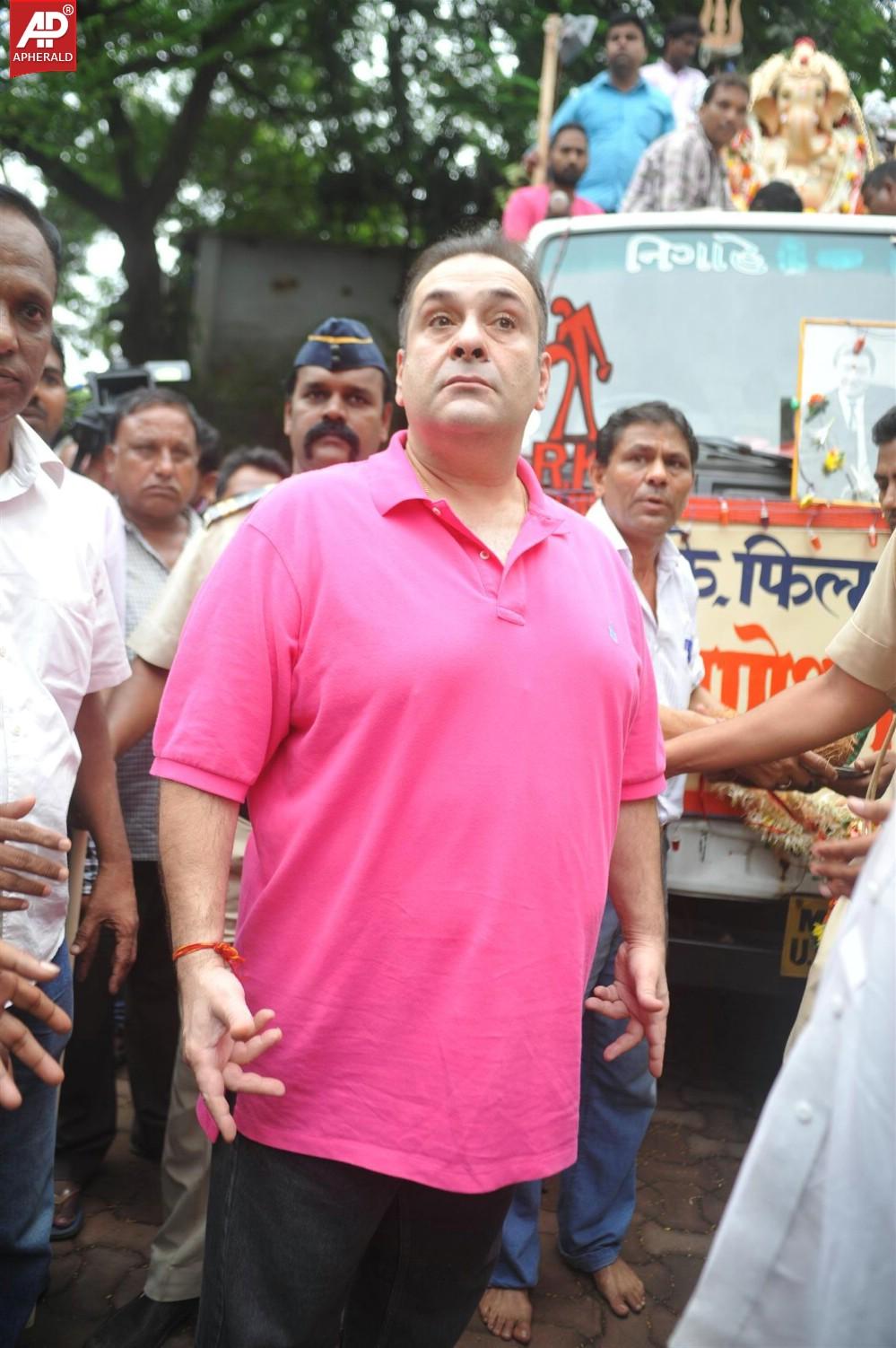 Kapoor Family At Ganesh Visarjan Of RK Studios