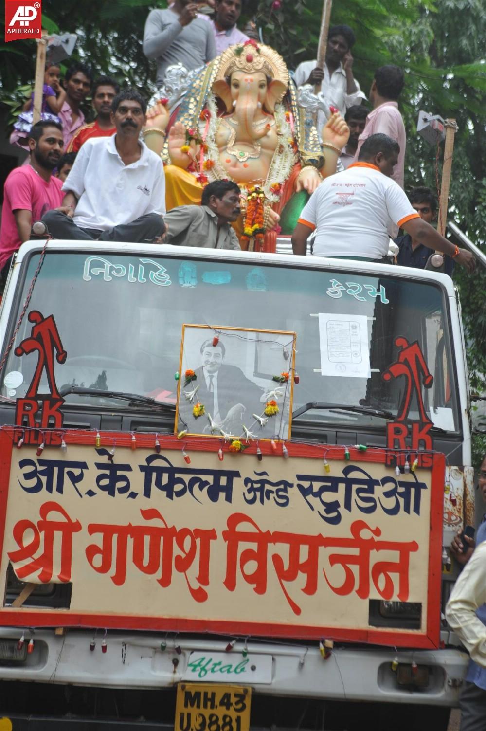 Kapoor Family At Ganesh Visarjan Of RK Studios