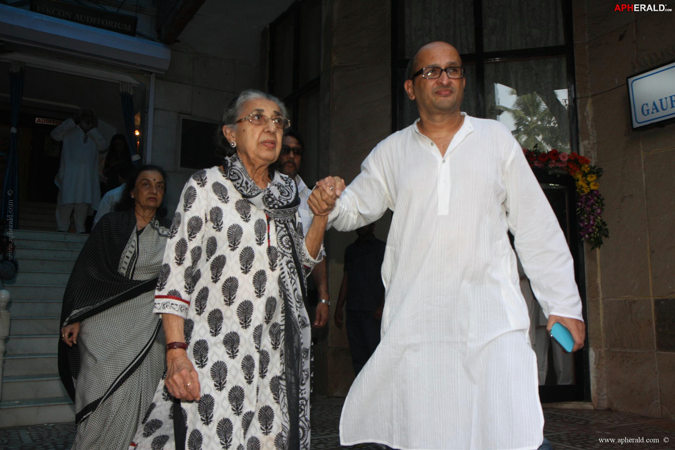 Bolly Celebs At Madhuri Dixit Father's Prayer Meet