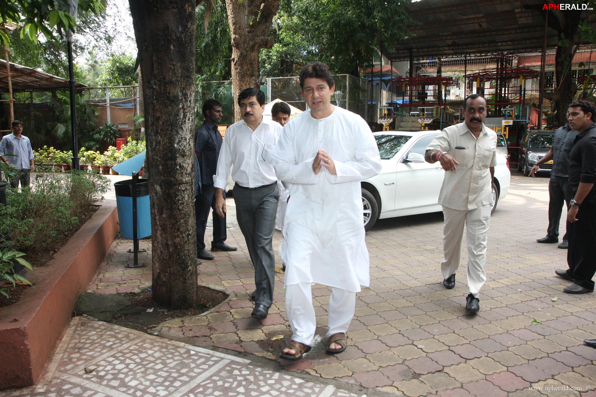 Bolly Celebs At Madhuri Dixit Father's Prayer Meet