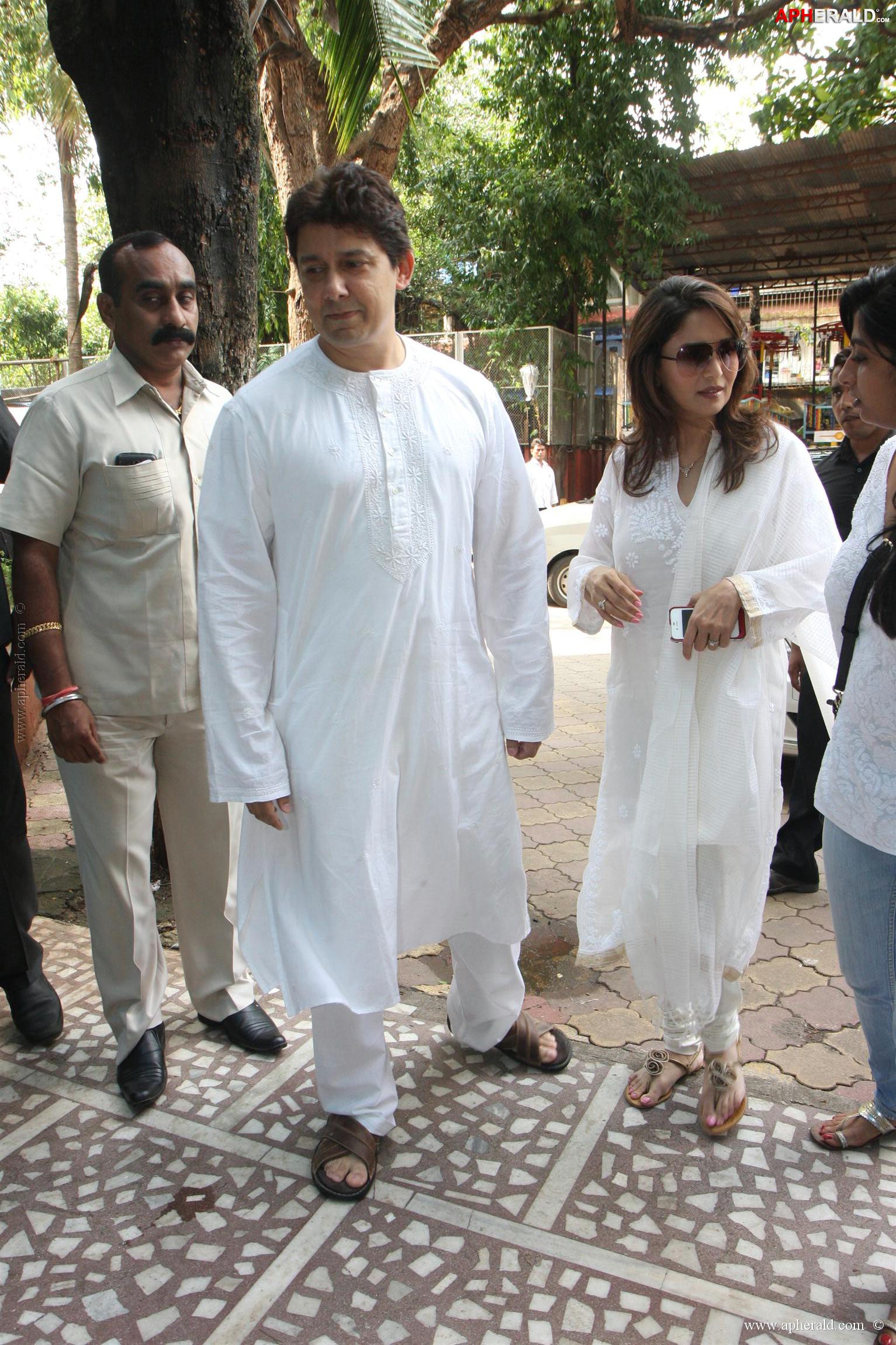 Bolly Celebs At Madhuri Dixit Father's Prayer Meet