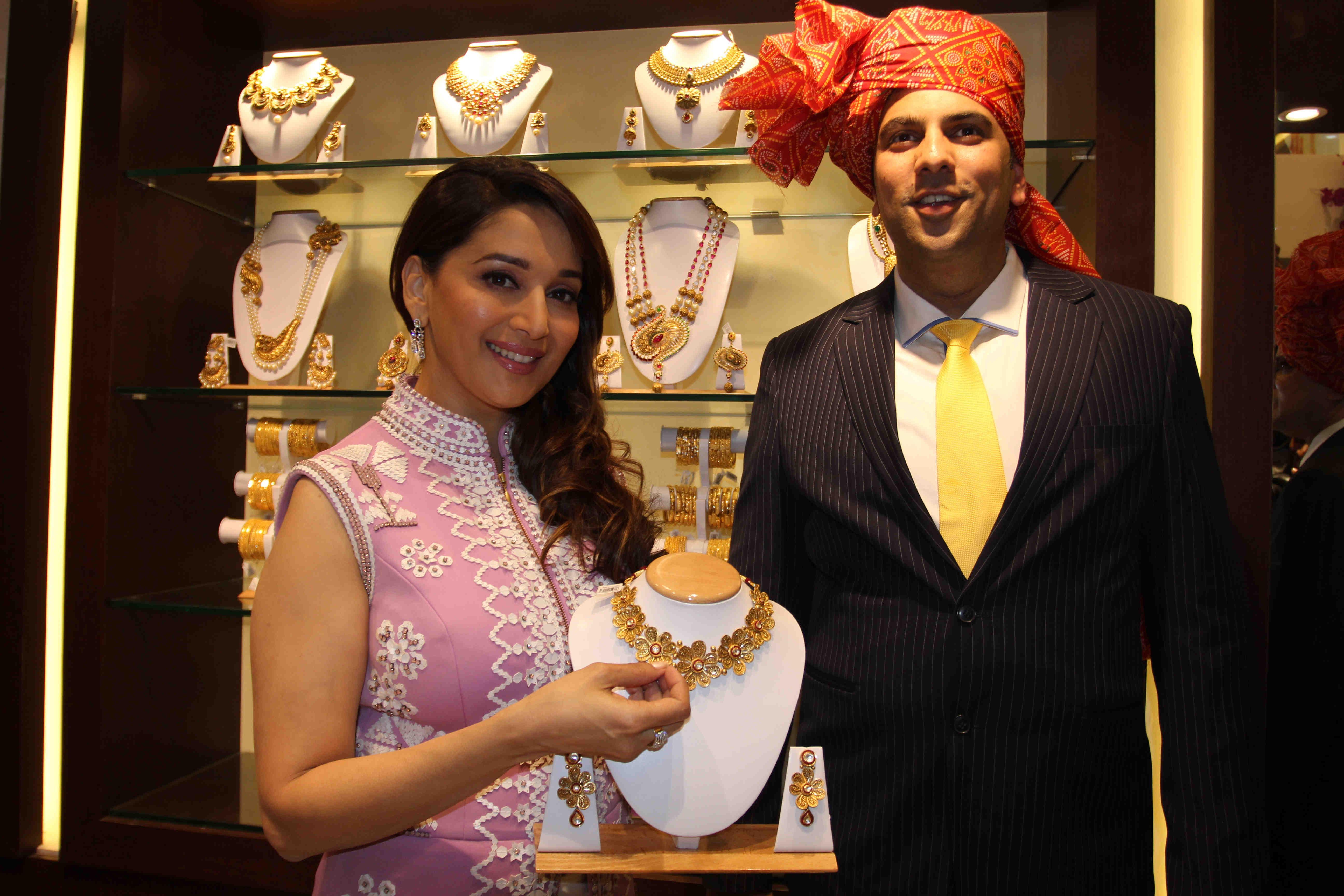 Madhuri Dixit Inaugurates PN Gadgil Jewellery Showroom