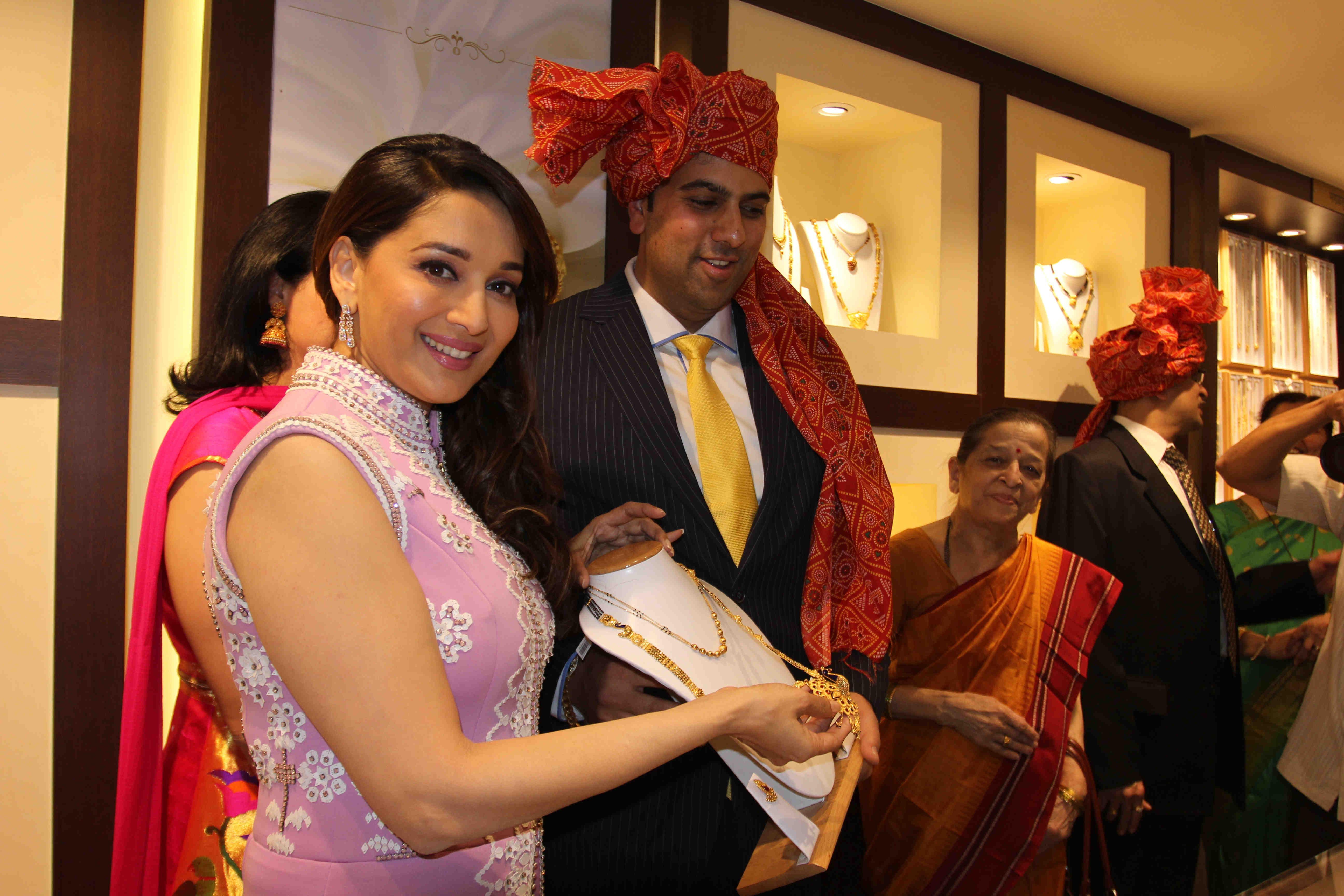 Madhuri Dixit Inaugurates PN Gadgil Jewellery Showroom