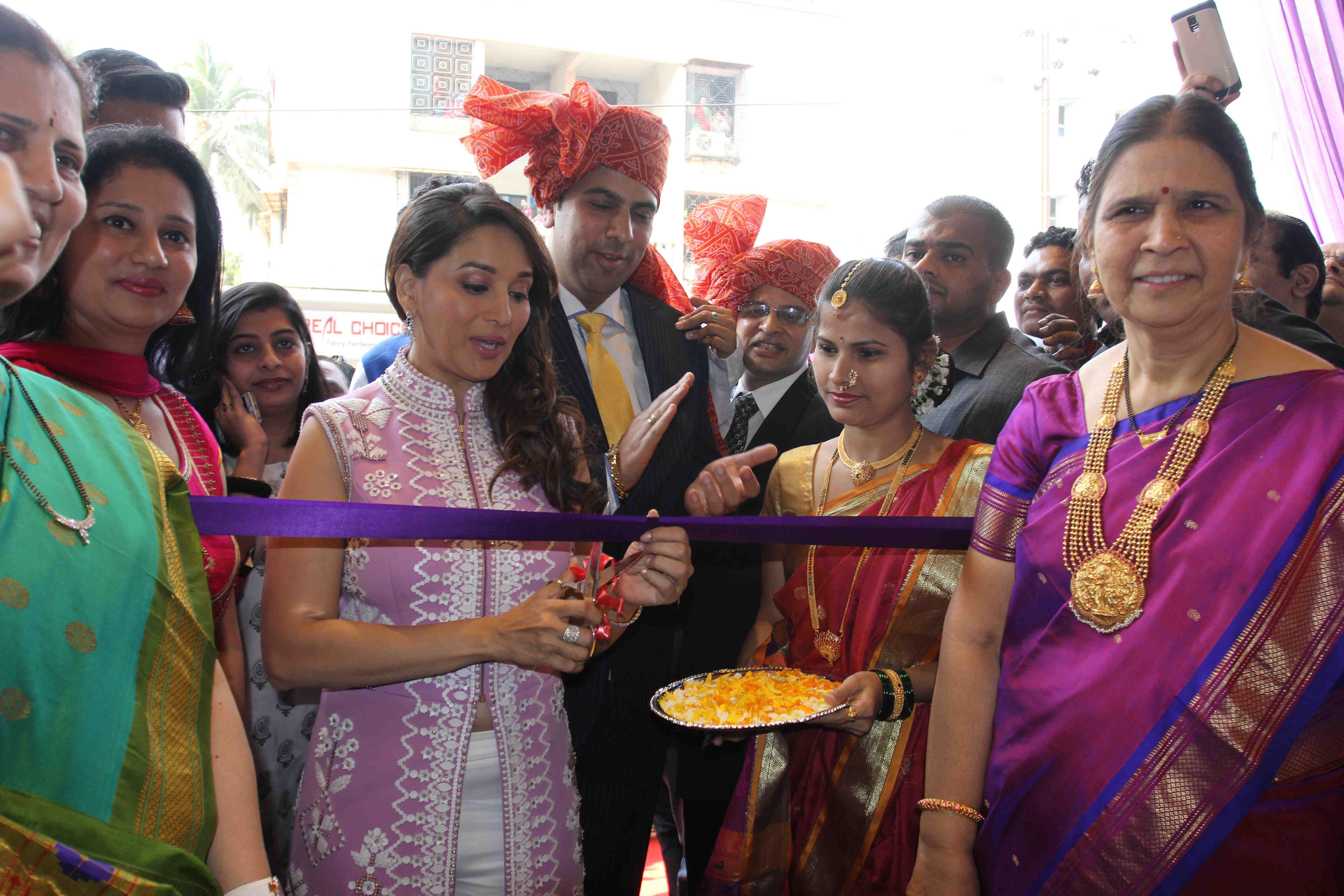 Madhuri Dixit Inaugurates PN Gadgil Jewellery Showroom