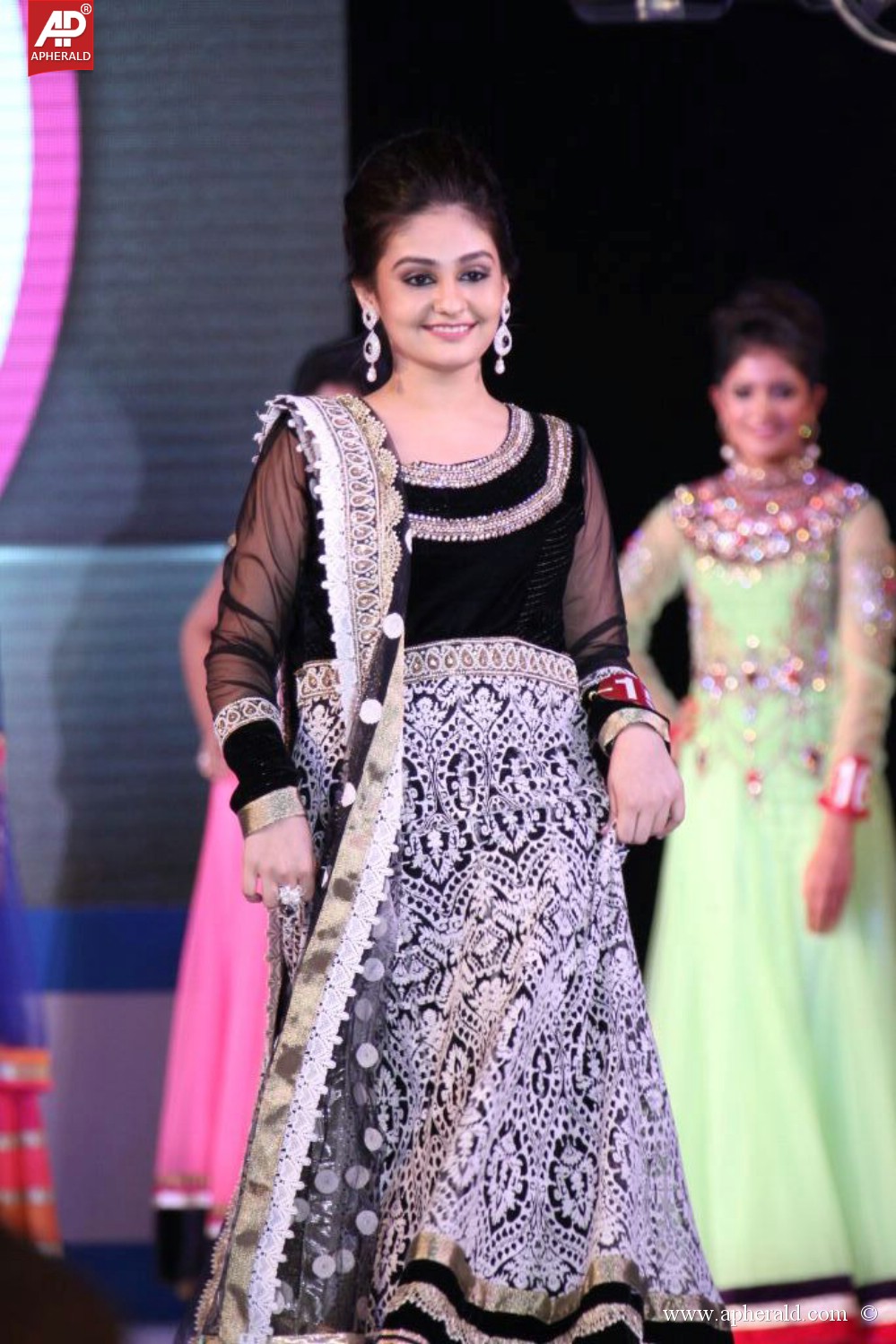 Miss n Mrs India Gujarati Fashion Show