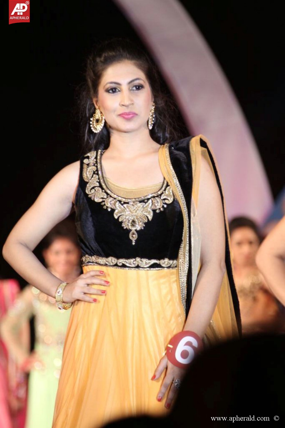 Miss n Mrs India Gujarati Fashion Show