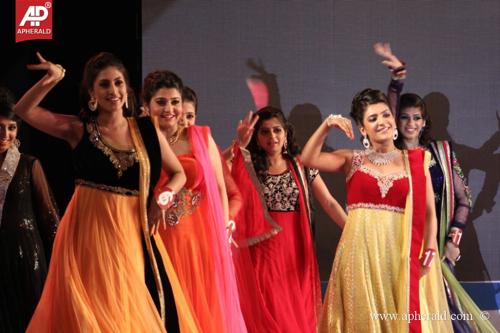 Miss n Mrs India Gujarati Fashion Show