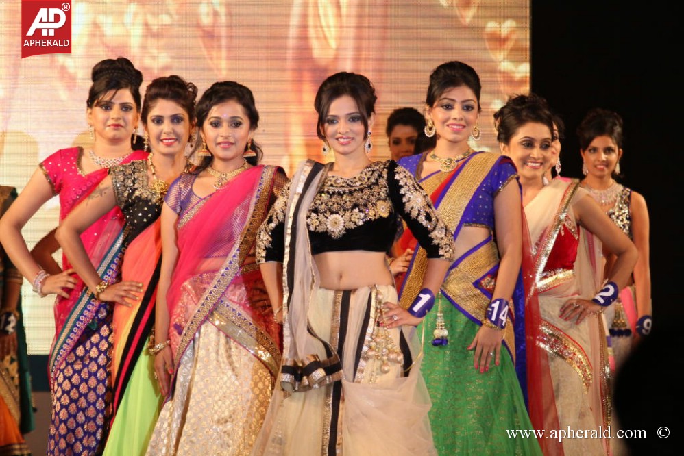 Miss n Mrs India Gujarati Fashion Show