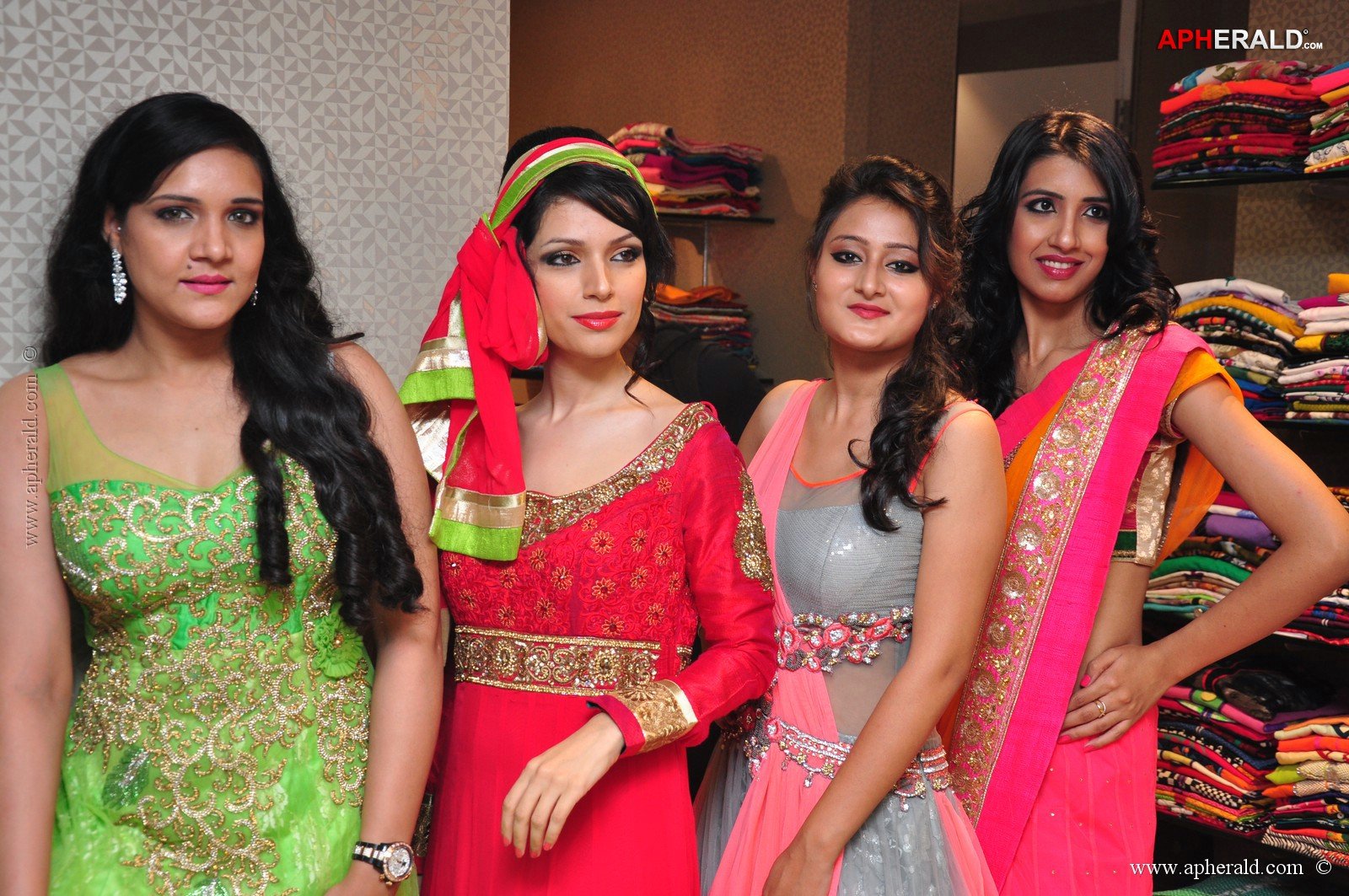 Navneet Kaur Dhillon at Grandeur Showroom Launch