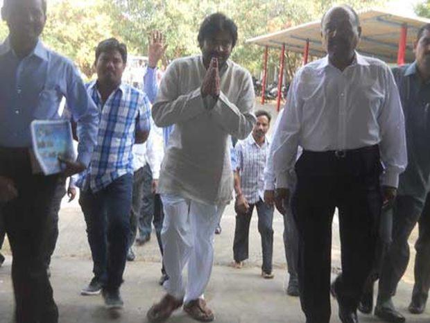 Pawan Kalyan Visit To GMR Varalakshmi Care Hospital