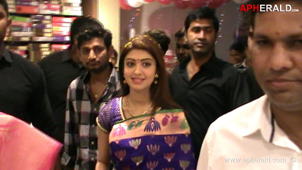 Pranitha Launches Srinikethan Shopping Mall