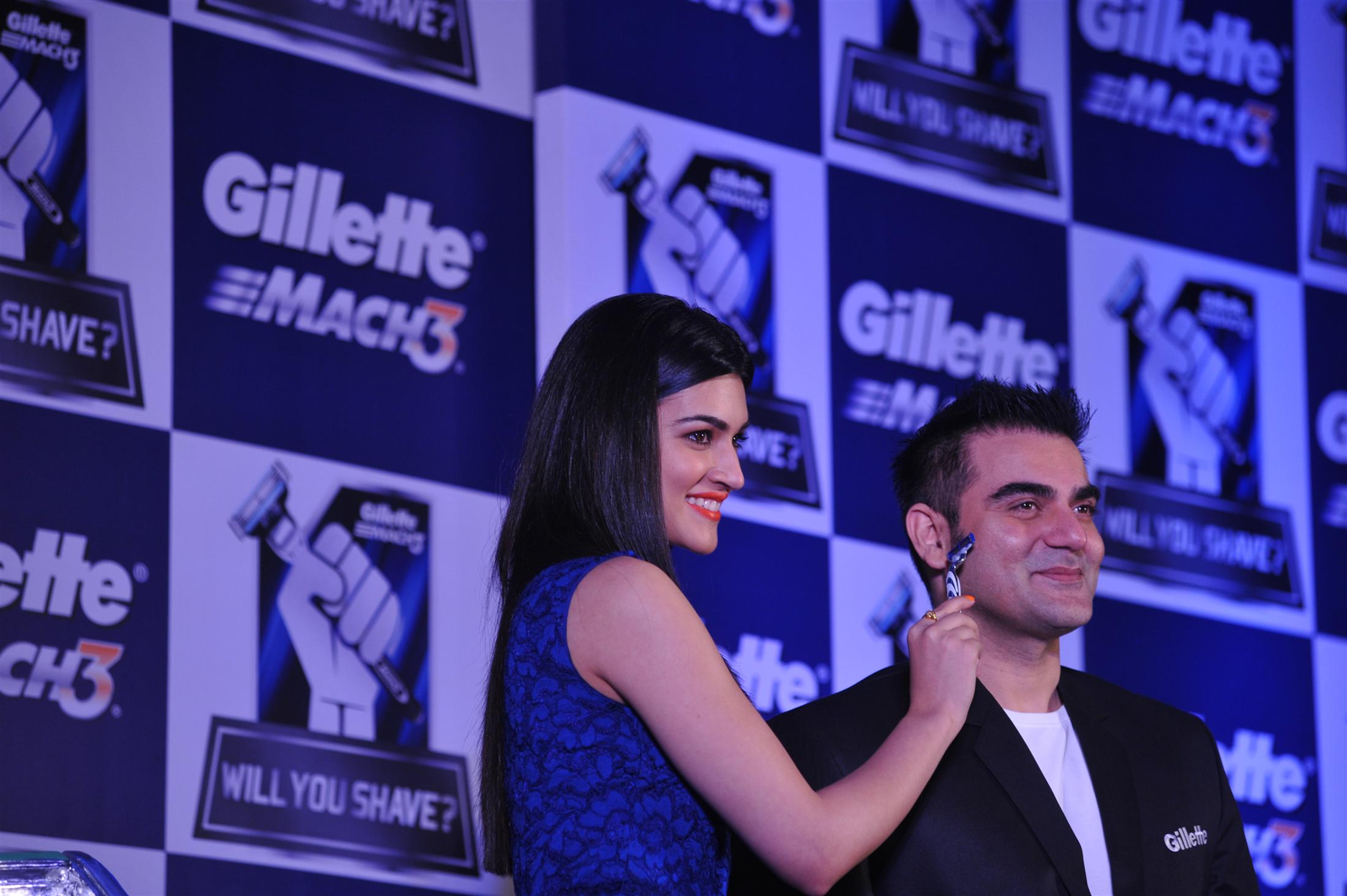 Rahul Dravid Arbaaz Khan and Kriti Sanon at Gillette Campaign