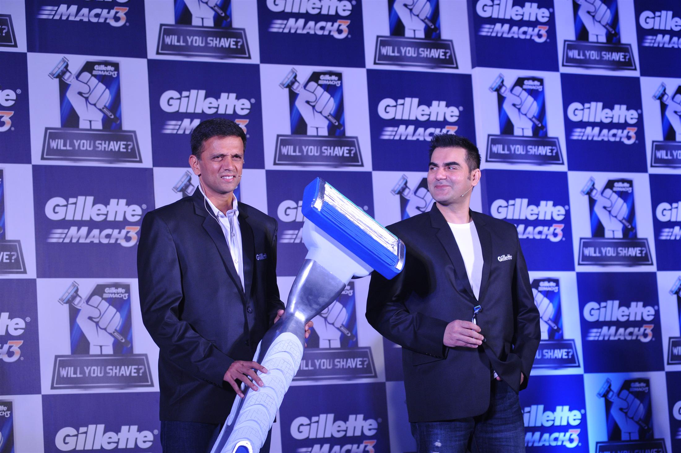 Rahul Dravid Arbaaz Khan and Kriti Sanon at Gillette Campaign