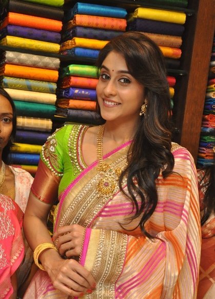 Regina Inaugurates Chennai Shopping Mall at Kukatpally