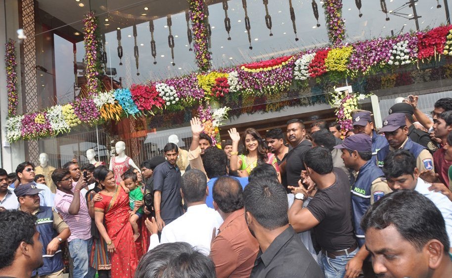 Regina Inaugurates Chennai Shopping Mall at Kukatpally