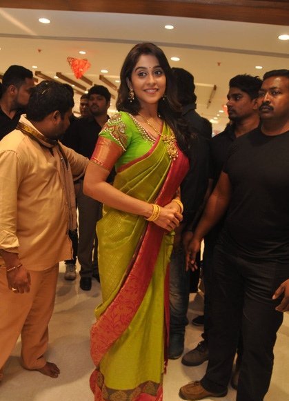 Regina Inaugurates Chennai Shopping Mall at Kukatpally