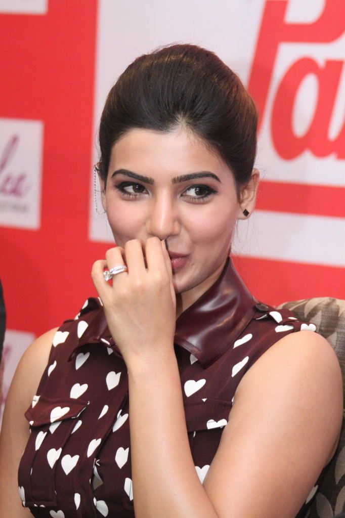 Samantha to Endorse Paragon Solea Footwear