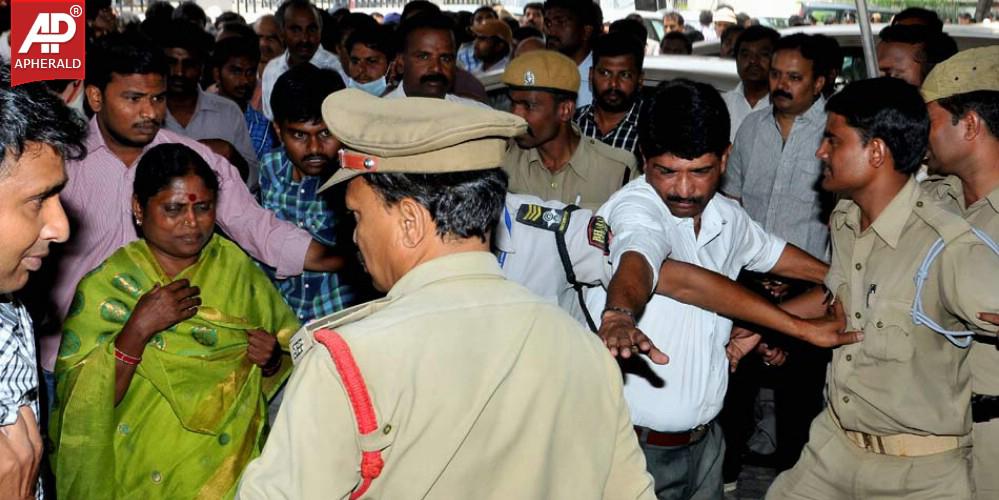 Shobha Nagi Reddy Condolences Pics