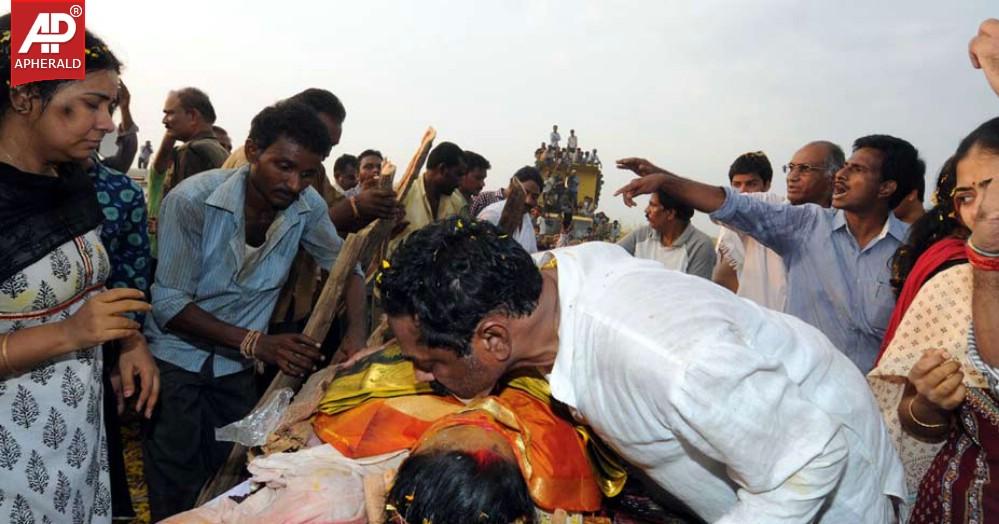 Shobha Nagi Reddy Funerals at Allagadda