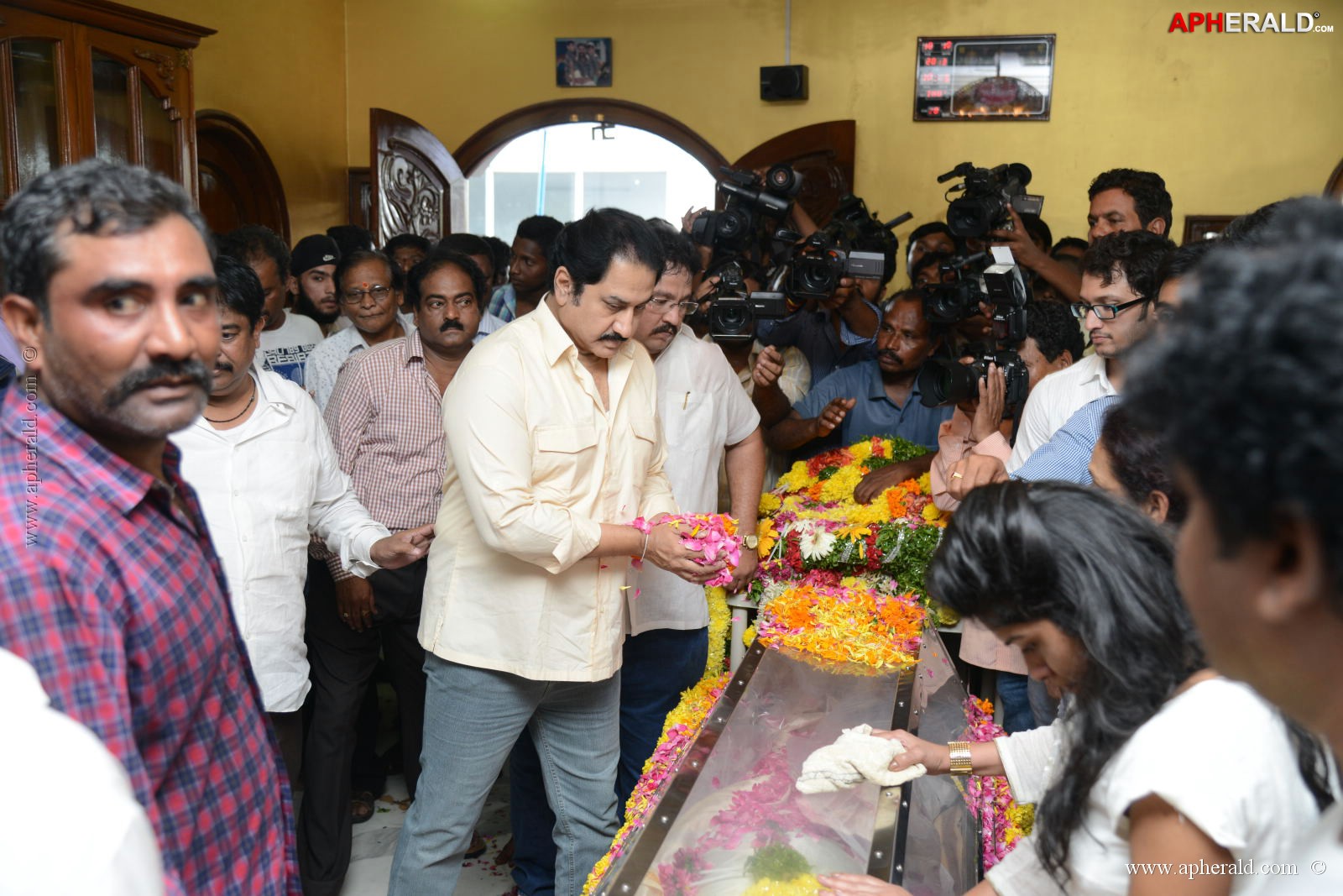 Srihari Condolence Photos 1